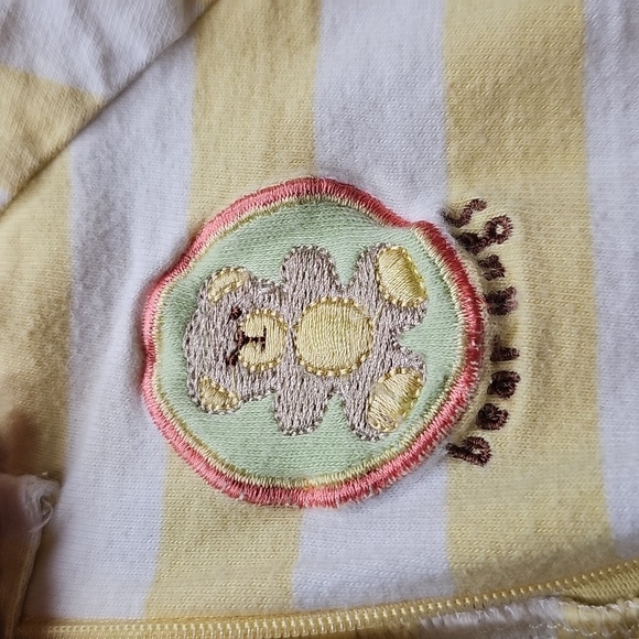 E One piece suit Onesy size 0-3 months of age available - Picture 8 of 8